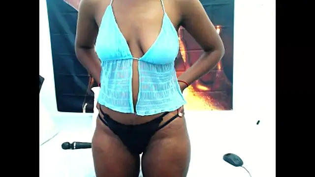 Snapshot of AfricanBarbiee69 chatting on 05.10.26 AfricanBarbiee69 online show from 05.10.26
