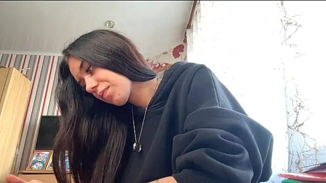 Snapshot of LoreleiFolta chatting on 11.01.25 LoreleiFolta online show from 11.01.25