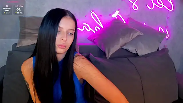 Eva Mayers online show from 11.03.25