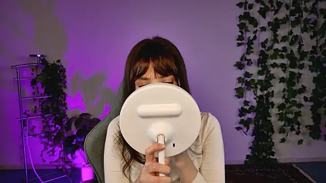 KiraVair online show from 04.01.26