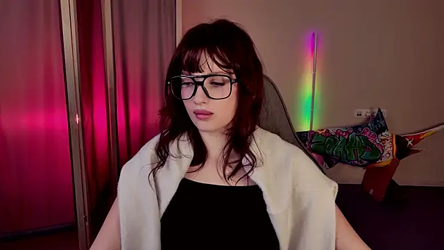 KiraVair online show from 04.14.26