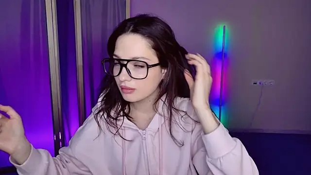 KiraVair online show from 04.15.26