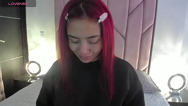 melanie roux   online show from 11.02.25