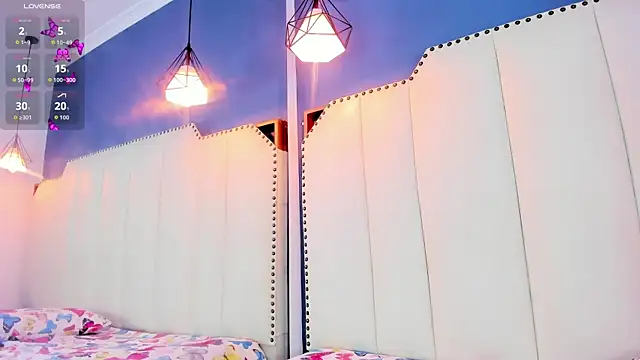 MiaCassel online show from 02.05.26