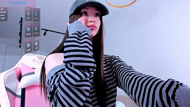 Snapshot of khloeforever chatting on 02.28.26 khloeforever online show from 02.28.26