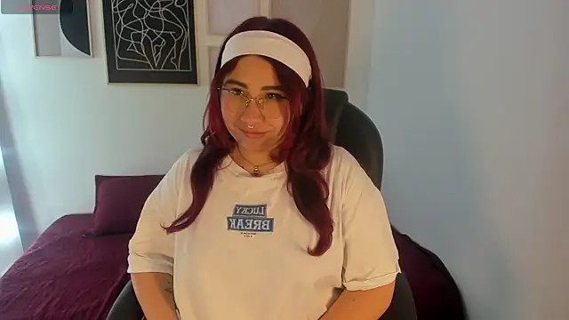 littlee red online show from 01.05.26