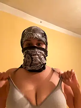 SaraChouchou online show from 10.30.25