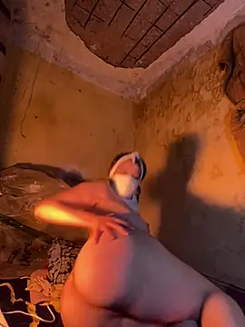 SaraChouchou online show from 02.24.26