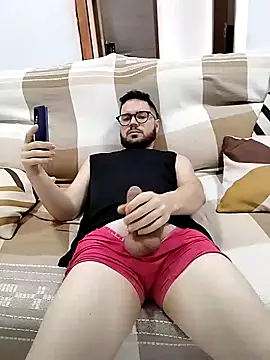 Snapshot of Branquinhowm chatting on 10.20.25 Branquinhowm online show from 10.20.25