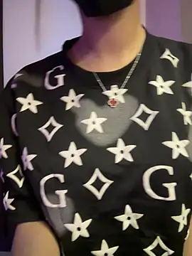 Snapshot of Bong-g chatting on 03.13.26 Bong-g online show from 03.13.26