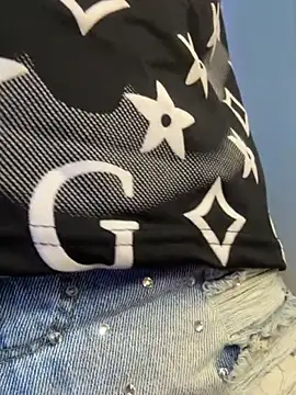 Snapshot of Bong-g chatting on 03.14.26 Bong-g online show from 03.14.26