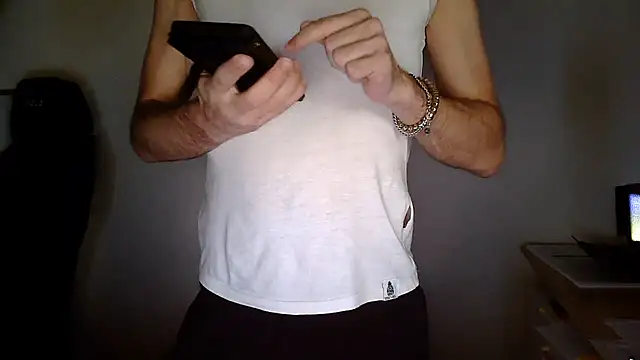 Snapshot of topg84 chatting on 07.18.26 topg84 online show from 07.18.26