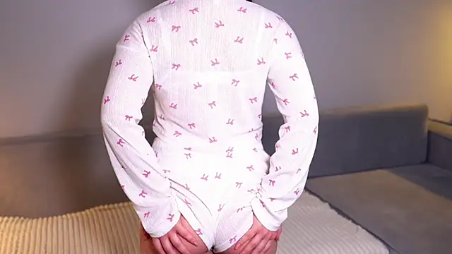 WhyEmmyCry online show from 03.08.26