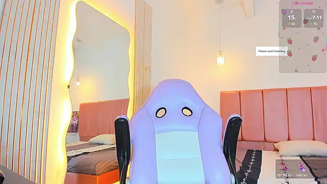 NahomiWalker  online show from 04.10.26