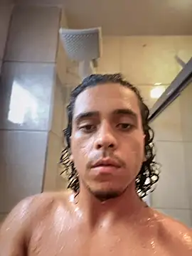 Snapshot of novinhosglbi chatting on 10.30.25 novinhosglbi online show from 10.30.25