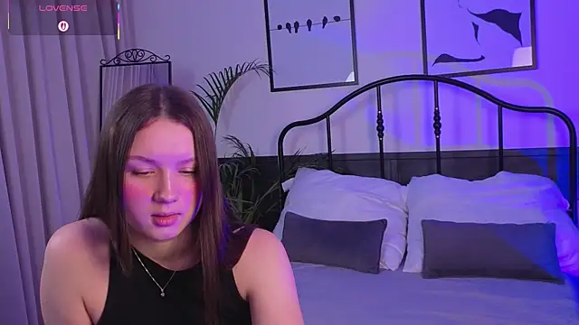 LunaMim online show from 12.19.25