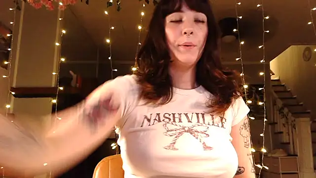 Trickylucy555 online show from 06.16.26