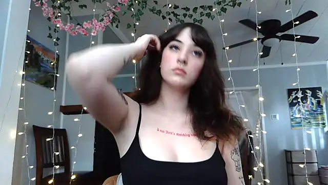 Trickylucy555 online show from 07.06.26