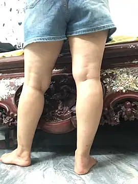 HinayLa online show from 04.08.26