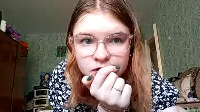 Nessa Vessa online show from 10.19.25