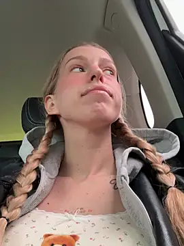 kira mia online show from 04.22.26