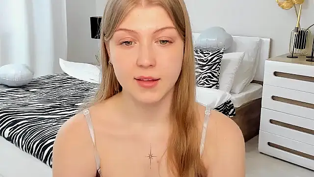 Stella Light online show from 02.12.26