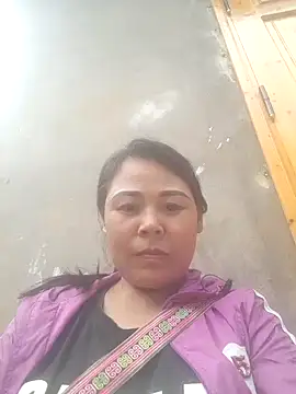 Snapshot of Lilian-n chatting on 11.04.25 Lilian-n online show from 11.04.25