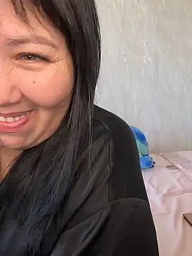 Love  Mom online show from 11.14.25