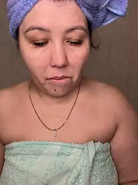 Love  Mom online show from 11.16.25