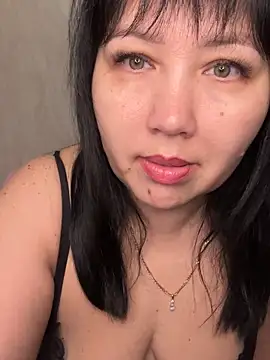 Love  Mom online show from 11.17.25