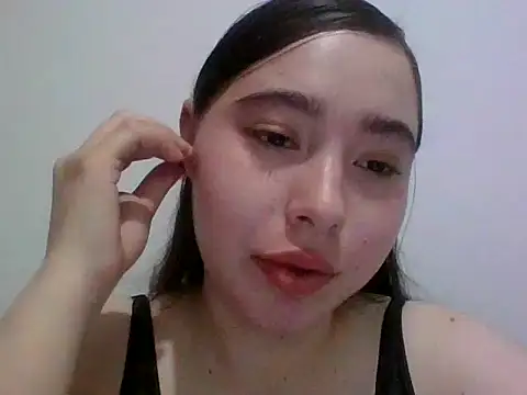 Snapshot of Anni_123456 chatting on 10.25.25 Anni 123456 online show from 10.25.25