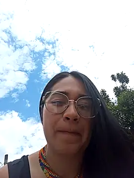 Snapshot of Samara_Outdoors chatting on 10.21.25 Samara Outdoors online show from 10.21.25