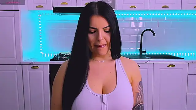 RheaLynn online show from 03.19.26