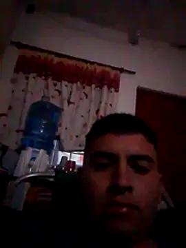 Snapshot of Achi09 chatting on 10.28.25 Achi09 online show from 10.28.25