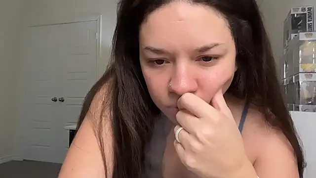 Snapshot of brownishboo chatting on 05.19.26 brownishboo online show from 05.19.26