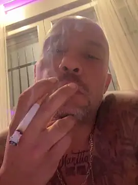 Snapshot of gitanoMad chatting on 11.16.25 gitanoMad online show from 11.16.25