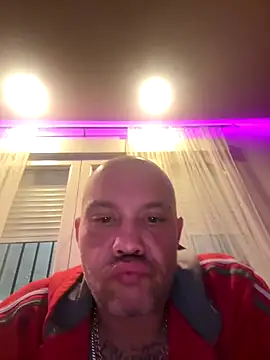 Snapshot of gitanoMad chatting on 12.05.25 gitanoMad online show from 12.05.25