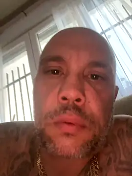 Snapshot of gitanoMad chatting on 12.17.25 gitanoMad online show from 12.17.25