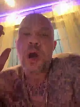 Snapshot of gitanoMad chatting on 02.28.26 gitanoMad online show from 02.28.26