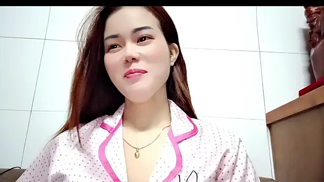 Snapshot of Family-Lovee chatting on 04.24.26 Family-Lovee online show from 04.24.26