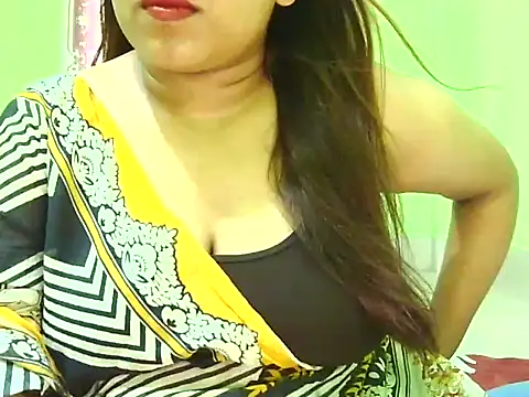 Snapshot of Safa_Pari chatting on 10.23.25 Safa Pari online show from 10.23.25