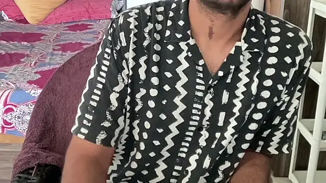 Snapshot of MakeMeAwareAah chatting on 10.26.25 MakeMeAwareAah online show from 10.26.25