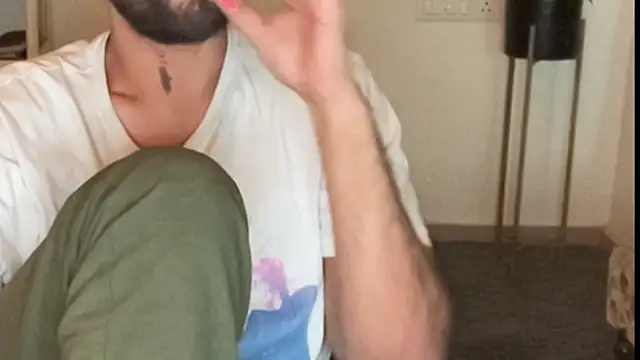 Snapshot of MakeMeAwareAah chatting on 12.01.25 MakeMeAwareAah online show from 12.01.25