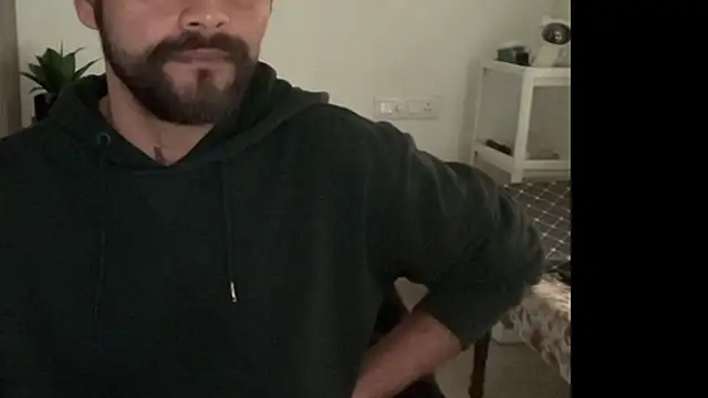 Snapshot of MakeMeAwareAah chatting on 12.15.25 MakeMeAwareAah online show from 12.15.25