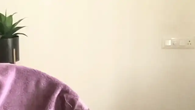 Snapshot of MakeMeAwareAah chatting on 12.16.25 MakeMeAwareAah online show from 12.16.25