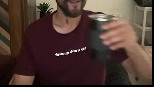 Snapshot of MakeMeAwareAah chatting on 12.19.25 MakeMeAwareAah online show from 12.19.25