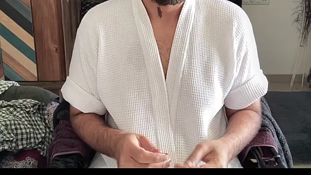 Snapshot of MakeMeAwareAah chatting on 01.13.26 MakeMeAwareAah online show from 01.13.26