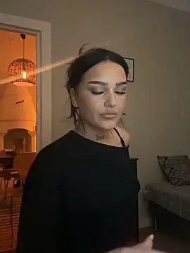 Snapshot of Gabbyys chatting on 10.30.25 Gabbyys online show from 10.30.25