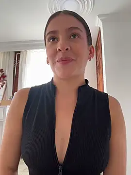 Snapshot of Talia_Bonet chatting on 06.26.26 Talia Bonet online show from 06.26.26