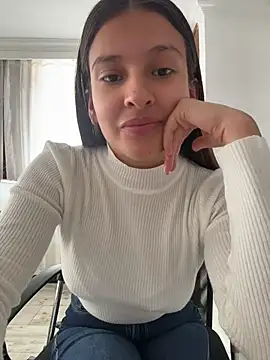 Snapshot of Talia_Bonet chatting on 07.21.26 Talia Bonet online show from 07.21.26